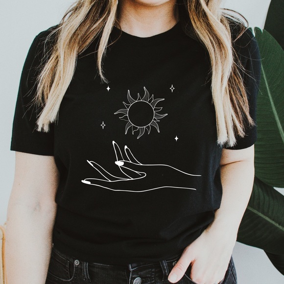 Tops - NEW Moon Sun Graphic Comfy Tee Mystical Celestrial